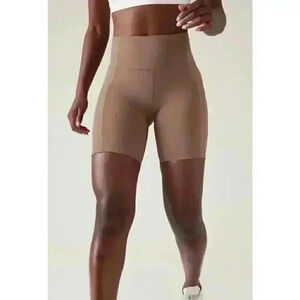 ATHLETA ULTIMATE STASH POCKET 7" SHORT SIZE XXS